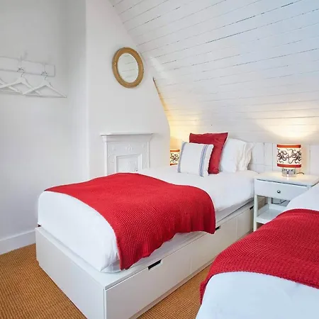 בית נופש Host & - Gun Gutter House סטיית'ס